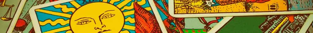 Franja decorativa con cartas del tarot del amor